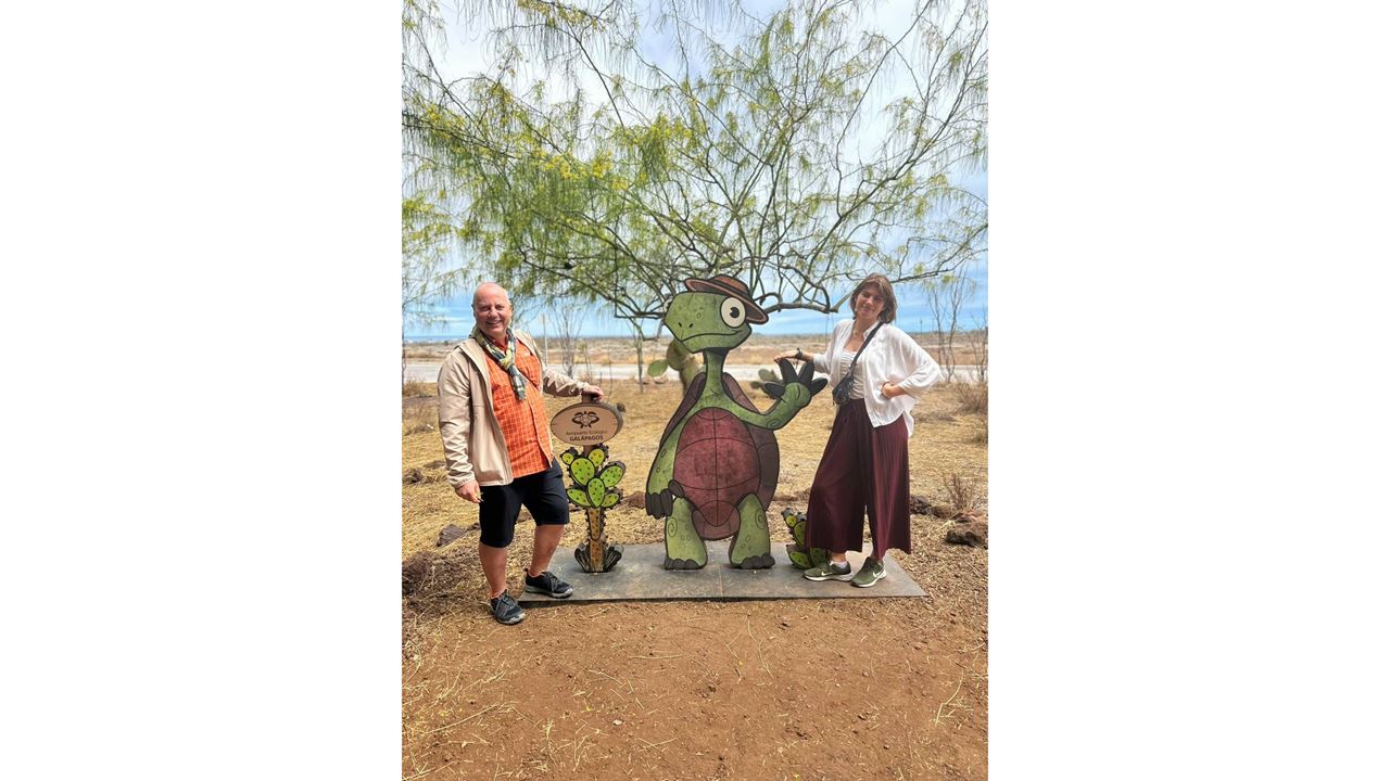 From Baltra To Puerto Ayora: Transfer With Turtle Ranch And Lava Tunnels foto 3